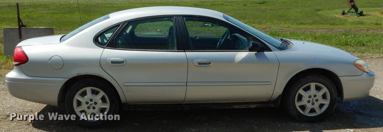 image for item DE8435 2007 Ford Taurus SE
