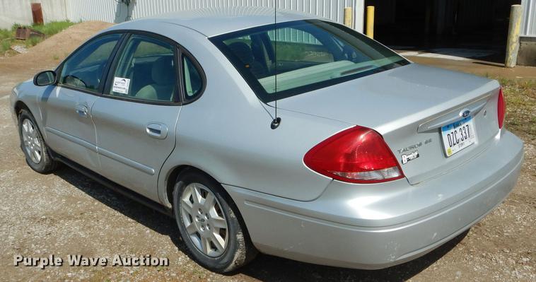 image for item DE8435 2007 Ford Taurus SE