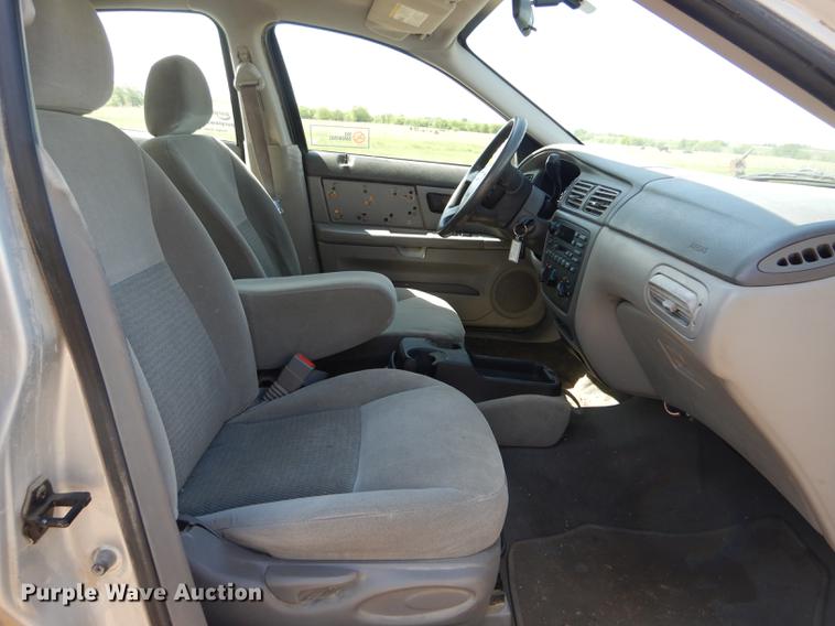 image for item DE8435 2007 Ford Taurus SE