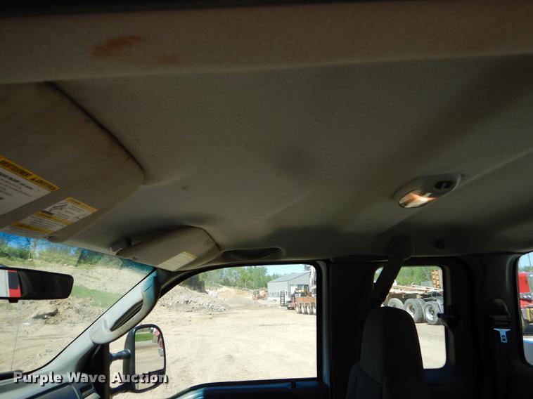 image for item DE8436 2005 Ford F350 Super Duty XL SuperCab utility bed pickup truck