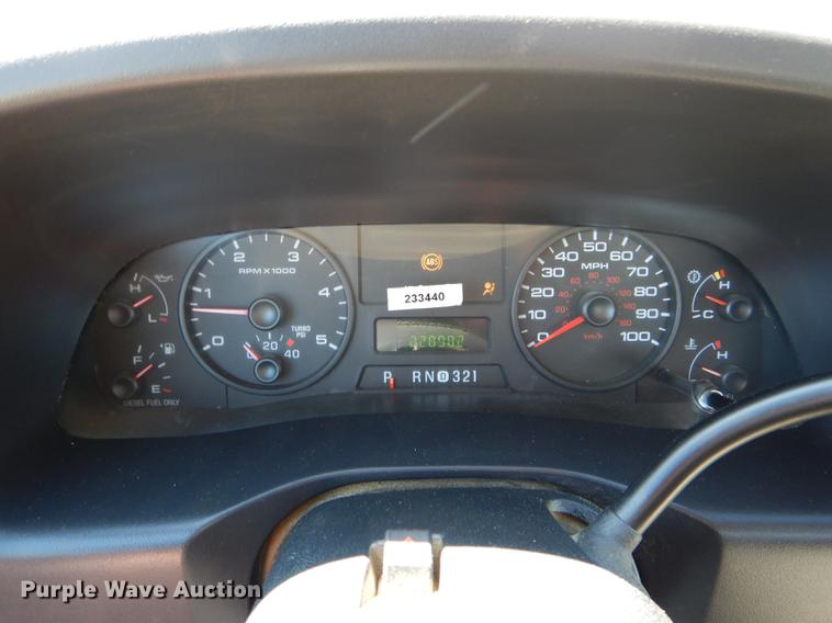 image for item DE8436 2005 Ford F350 Super Duty XL SuperCab utility bed pickup truck