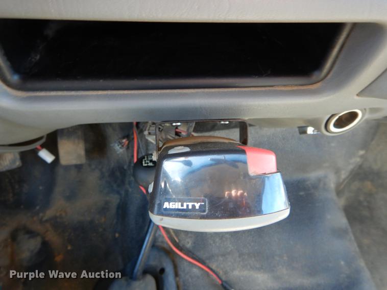 image for item DE8436 2005 Ford F350 Super Duty XL SuperCab utility bed pickup truck