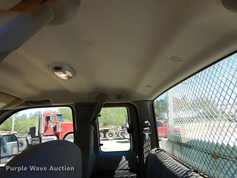 image for item DE8436 2005 Ford F350 Super Duty XL SuperCab utility bed pickup truck