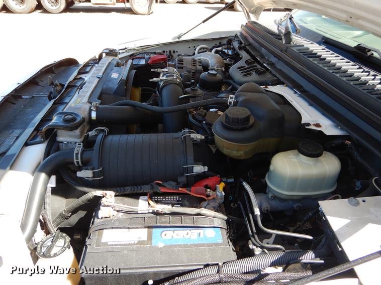 image for item DE8436 2005 Ford F350 Super Duty XL SuperCab utility bed pickup truck