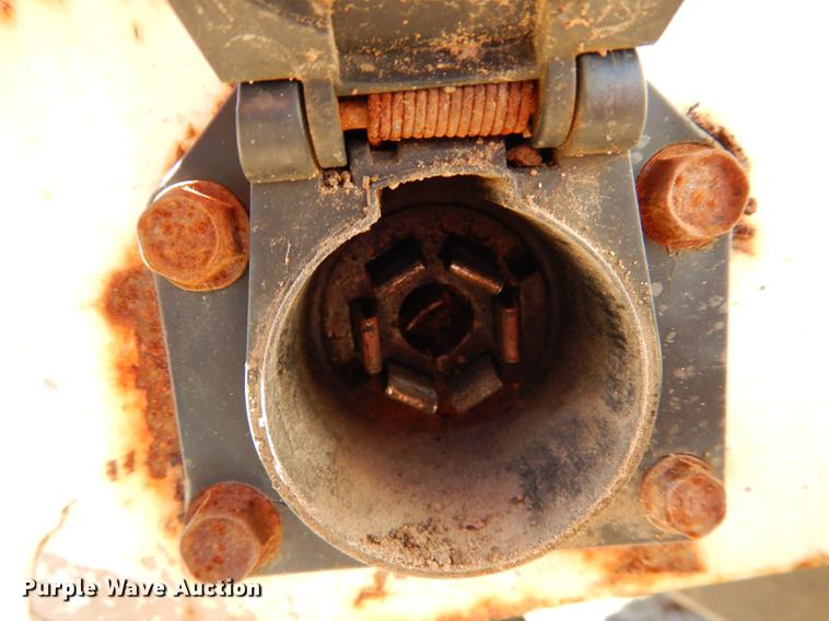 image for item DE8436 2005 Ford F350 Super Duty XL SuperCab utility bed pickup truck