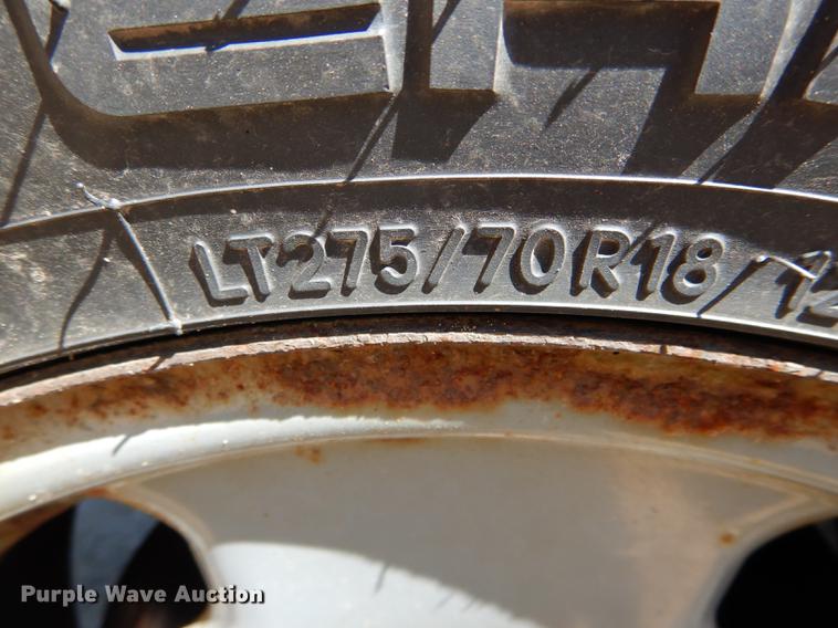 image for item DE8436 2005 Ford F350 Super Duty XL SuperCab utility bed pickup truck