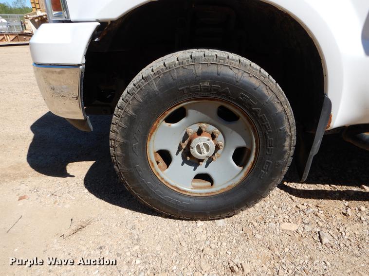 image for item DE8436 2005 Ford F350 Super Duty XL SuperCab utility bed pickup truck