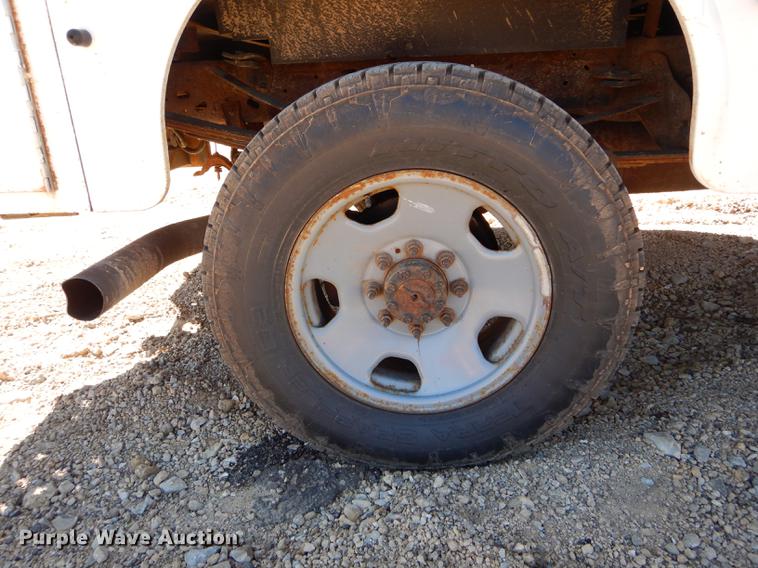 image for item DE8436 2005 Ford F350 Super Duty XL SuperCab utility bed pickup truck