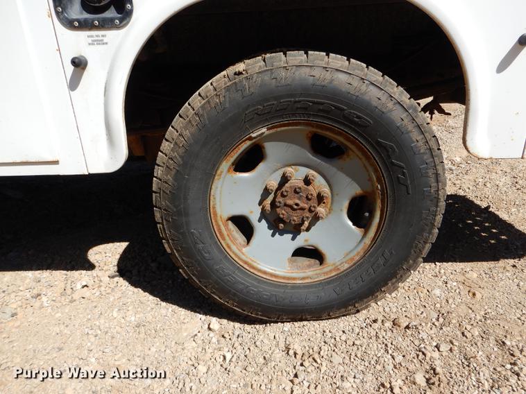 image for item DE8436 2005 Ford F350 Super Duty XL SuperCab utility bed pickup truck