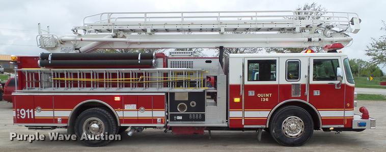 image for item DF0764 1999 Pierce aerial fire truck