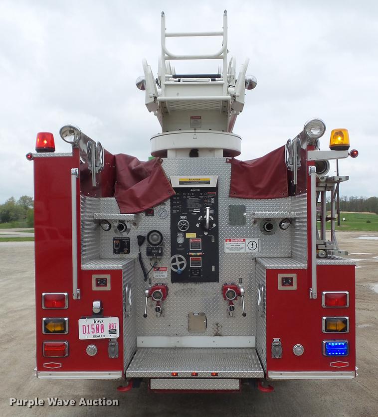 image for item DF0764 1999 Pierce aerial fire truck