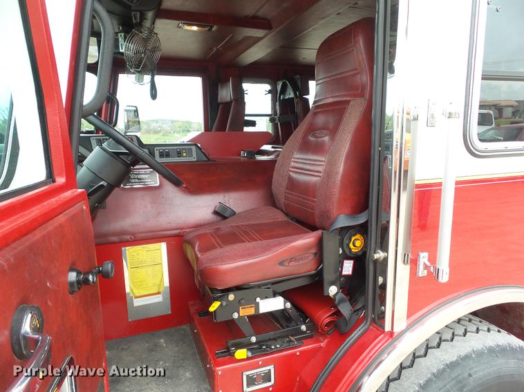 image for item DF0764 1999 Pierce aerial fire truck