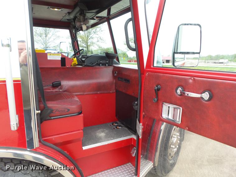 image for item DF0764 1999 Pierce aerial fire truck