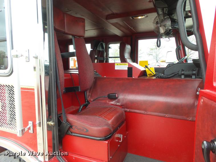image for item DF0764 1999 Pierce aerial fire truck