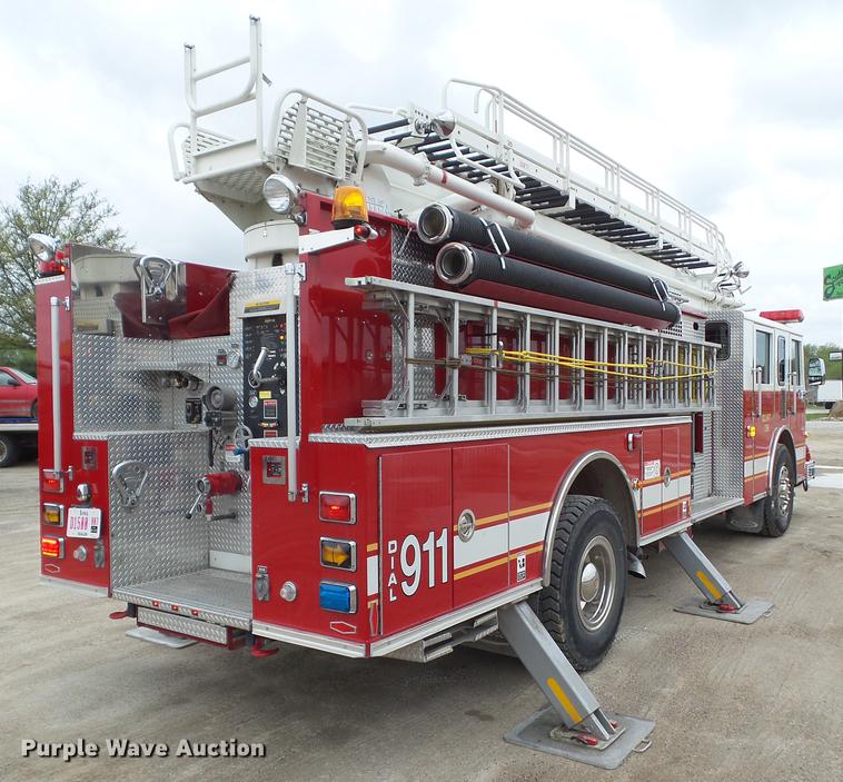 image for item DF0764 1999 Pierce aerial fire truck