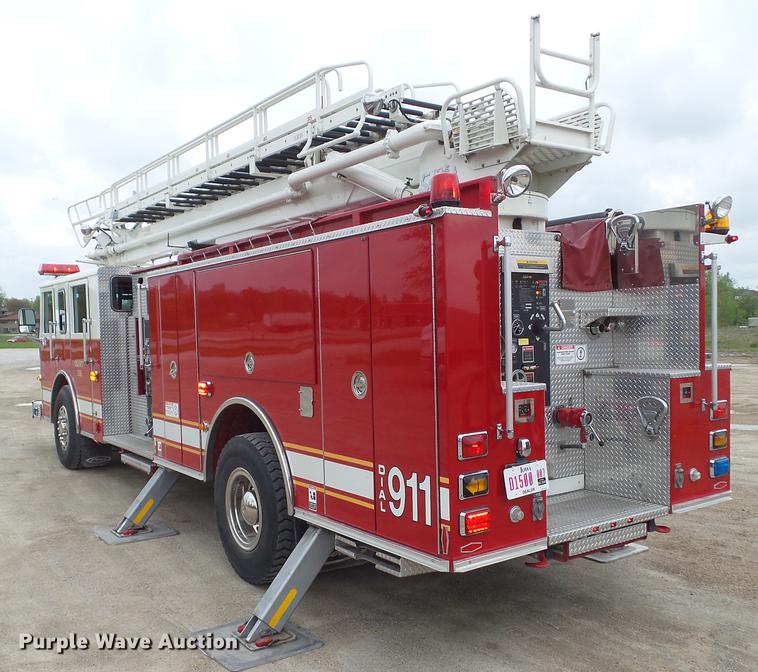 image for item DF0764 1999 Pierce aerial fire truck