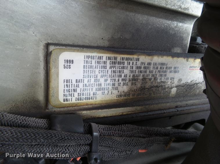 image for item DF0764 1999 Pierce aerial fire truck