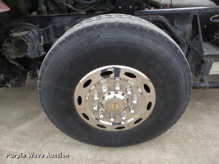 image for item DF0764 1999 Pierce aerial fire truck