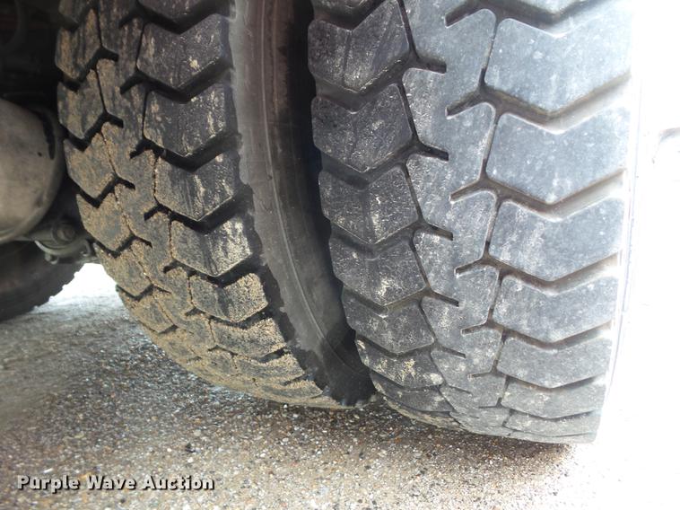 image for item DF0764 1999 Pierce aerial fire truck