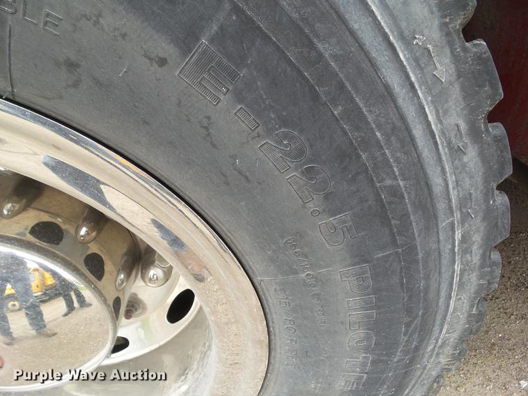 image for item DF0764 1999 Pierce aerial fire truck