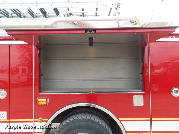 image for item DF0764 1999 Pierce aerial fire truck