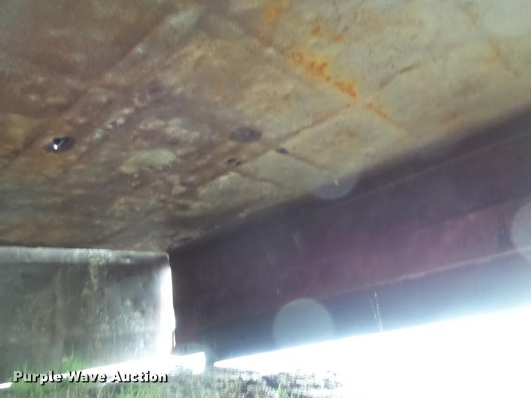 image for item DF0765 1993 International 4900 truck cab and chassis