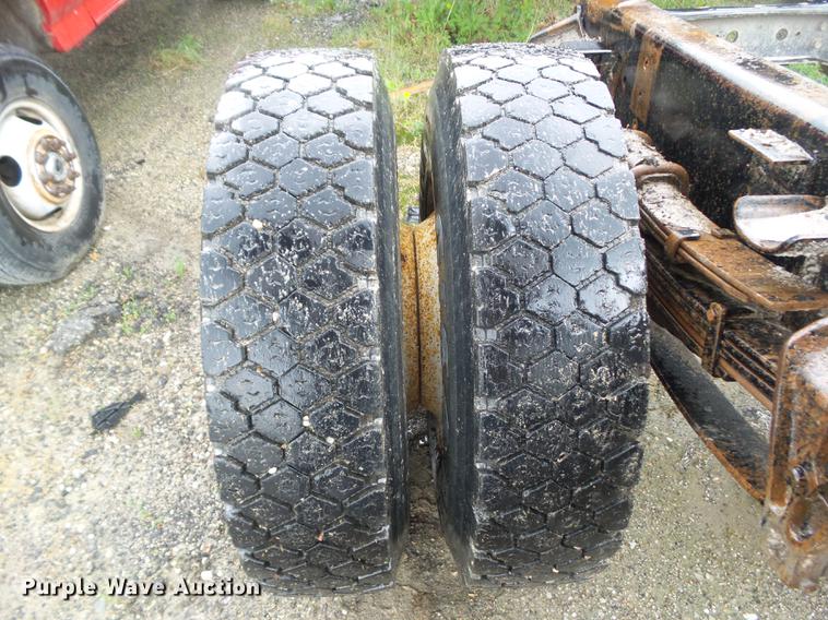 image for item DF0765 1993 International 4900 truck cab and chassis