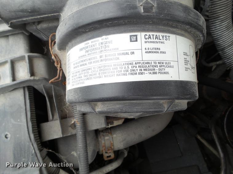 image for item DF0767 2004 Chevrolet Express G3500 box truck