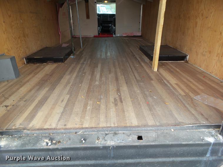 image for item DF0767 2004 Chevrolet Express G3500 box truck