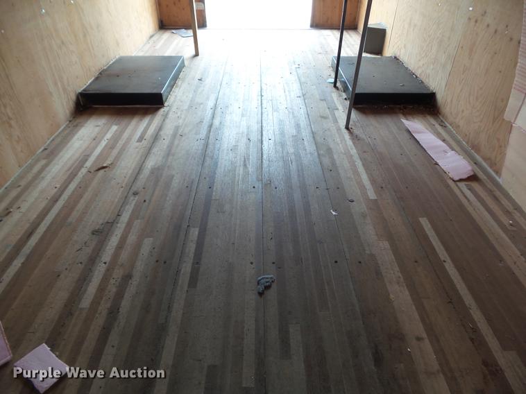 image for item DF0767 2004 Chevrolet Express G3500 box truck