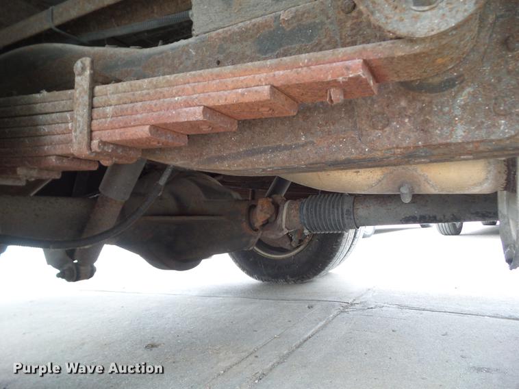 image for item DF0767 2004 Chevrolet Express G3500 box truck