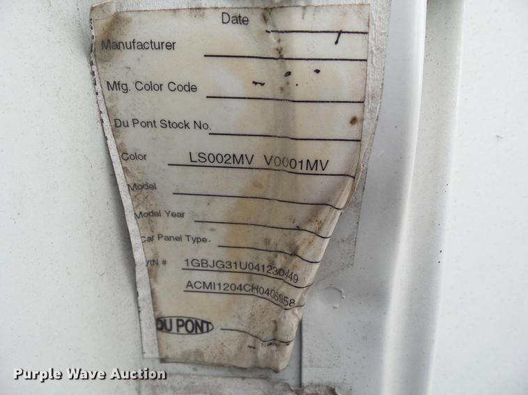 image for item DF0767 2004 Chevrolet Express G3500 box truck