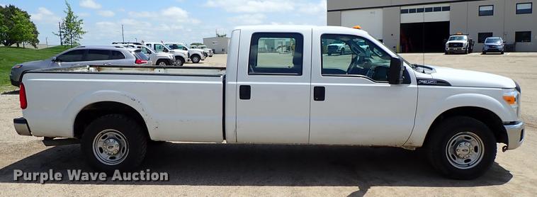 image for item DF1192 2013 Ford F350 Super Duty Crew Cab pickup truck