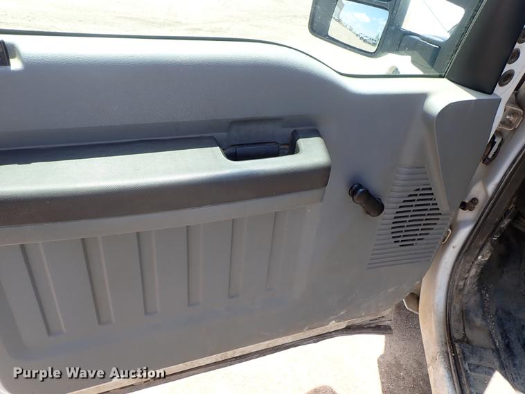 image for item DF1192 2013 Ford F350 Super Duty Crew Cab pickup truck