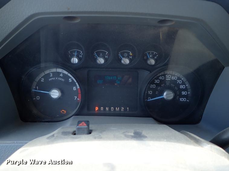 image for item DF1192 2013 Ford F350 Super Duty Crew Cab pickup truck