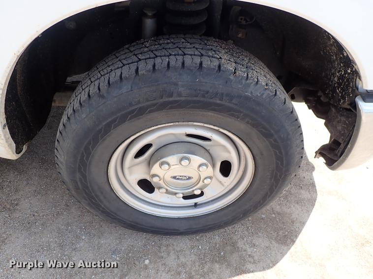 image for item DF1192 2013 Ford F350 Super Duty Crew Cab pickup truck