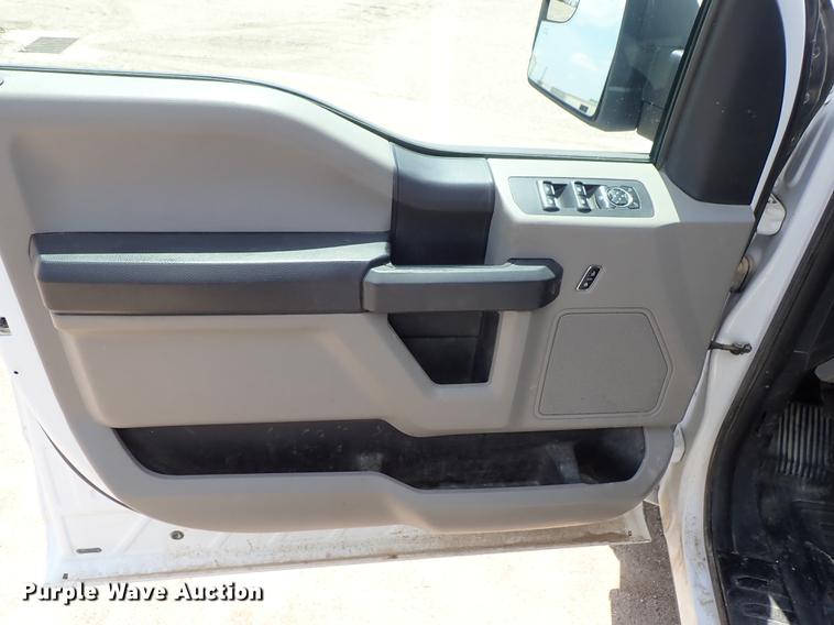 image for item DF1194 2015 Ford F150 SuperCrew pickup truck