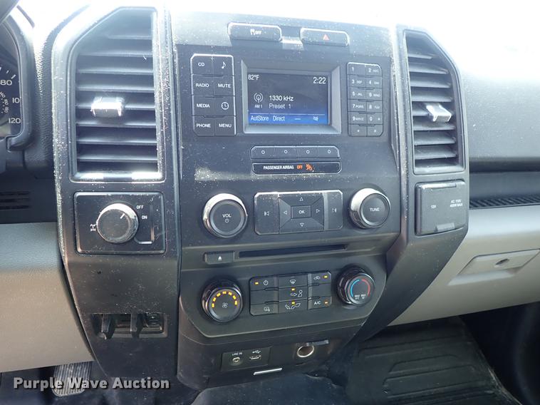 image for item DF1194 2015 Ford F150 SuperCrew pickup truck