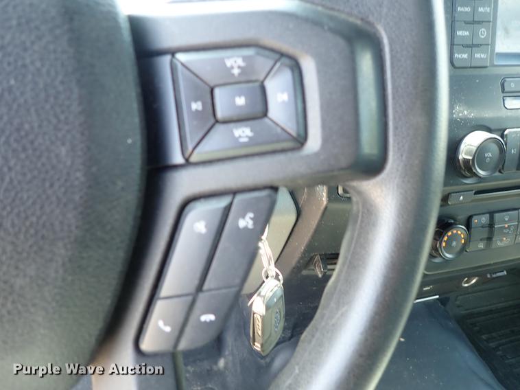 image for item DF1194 2015 Ford F150 SuperCrew pickup truck