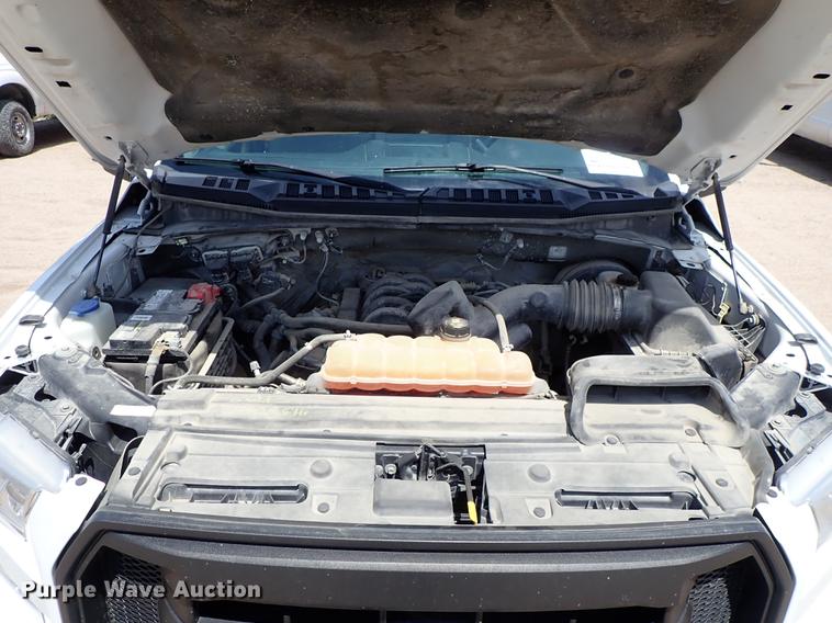 image for item DF1194 2015 Ford F150 SuperCrew pickup truck