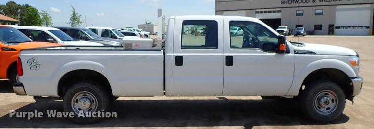 image for item DF1196 2016 Ford F250 Super Duty Crew Cab pickup truck