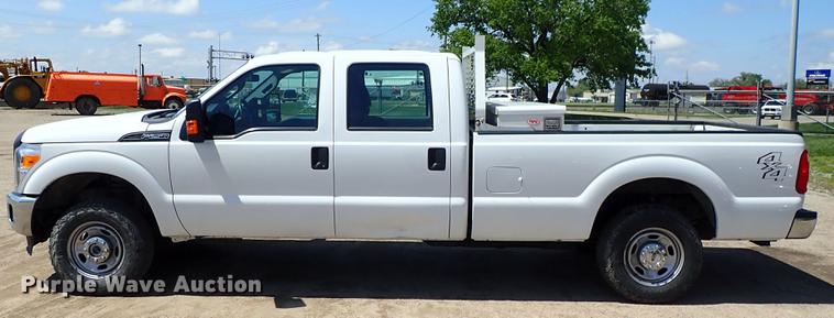 image for item DF1196 2016 Ford F250 Super Duty Crew Cab pickup truck