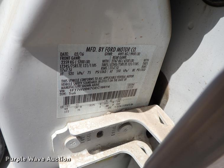 image for item DF1196 2016 Ford F250 Super Duty Crew Cab pickup truck