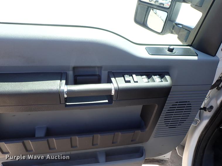 image for item DF1196 2016 Ford F250 Super Duty Crew Cab pickup truck