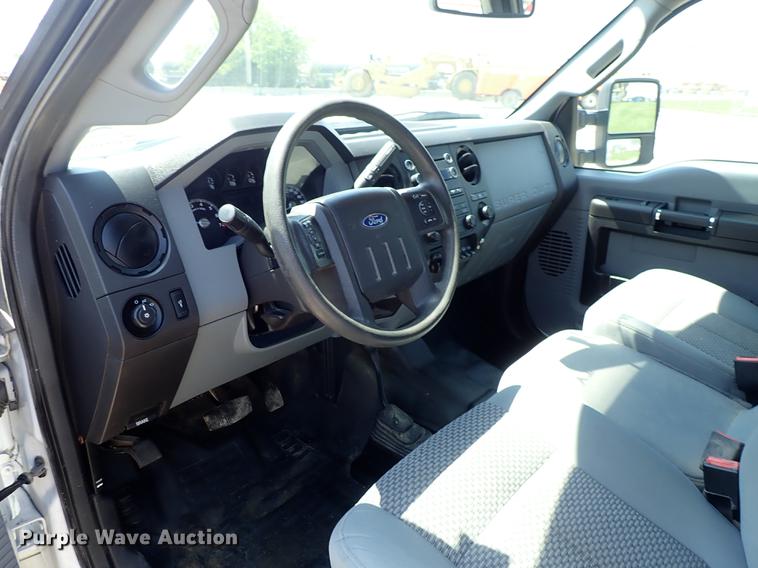 image for item DF1196 2016 Ford F250 Super Duty Crew Cab pickup truck