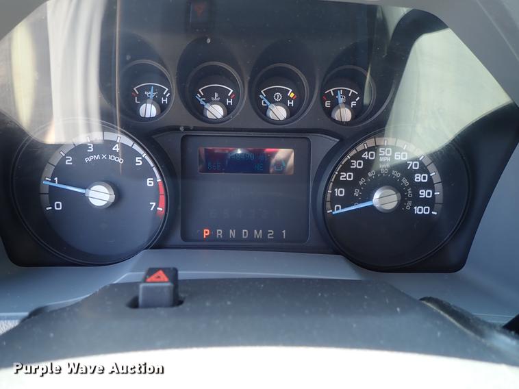 image for item DF1196 2016 Ford F250 Super Duty Crew Cab pickup truck