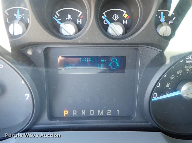 image for item DF1196 2016 Ford F250 Super Duty Crew Cab pickup truck