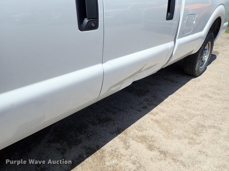 image for item DF1196 2016 Ford F250 Super Duty Crew Cab pickup truck