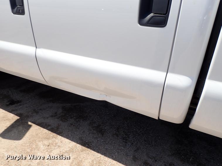 image for item DF1196 2016 Ford F250 Super Duty Crew Cab pickup truck