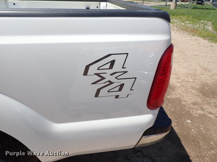 image for item DF1196 2016 Ford F250 Super Duty Crew Cab pickup truck